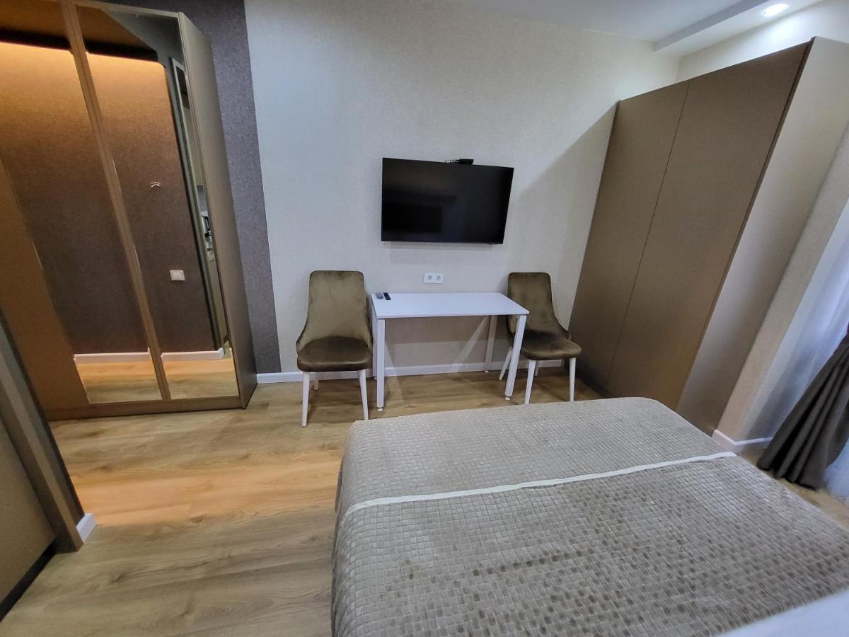 Holiday Apartments Батуми Экстерьер фото