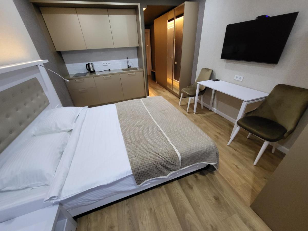 Holiday Apartments Батуми Экстерьер фото