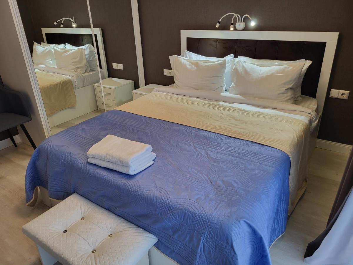 Holiday Apartments Батуми Экстерьер фото