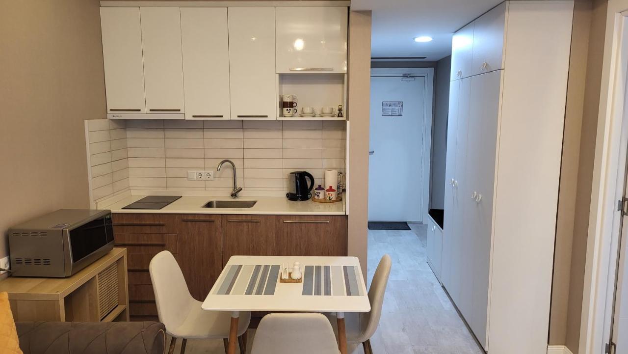 Holiday Apartments Батуми Экстерьер фото