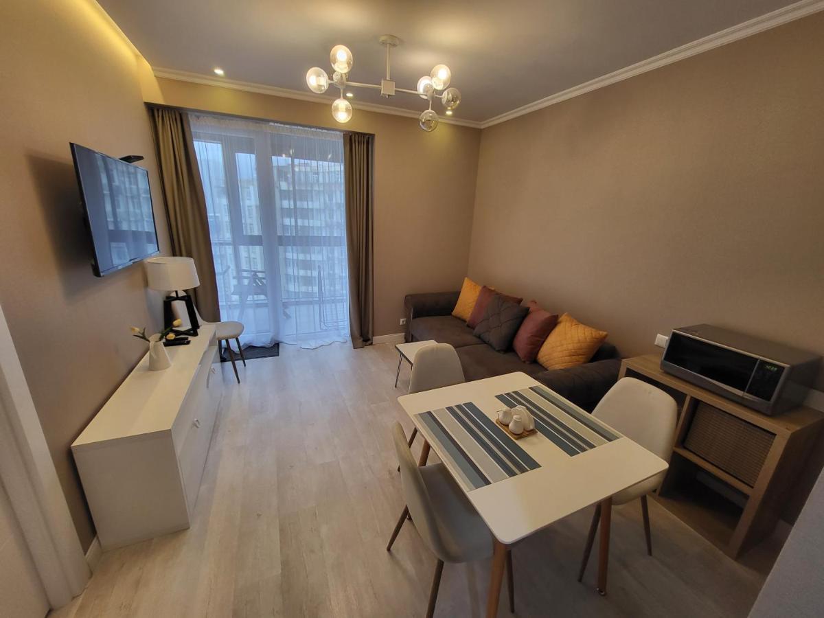 Holiday Apartments Батуми Экстерьер фото