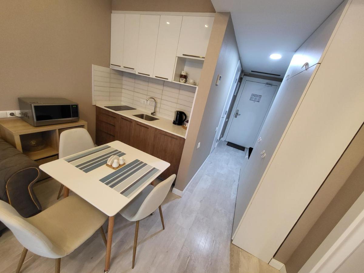 Holiday Apartments Батуми Экстерьер фото