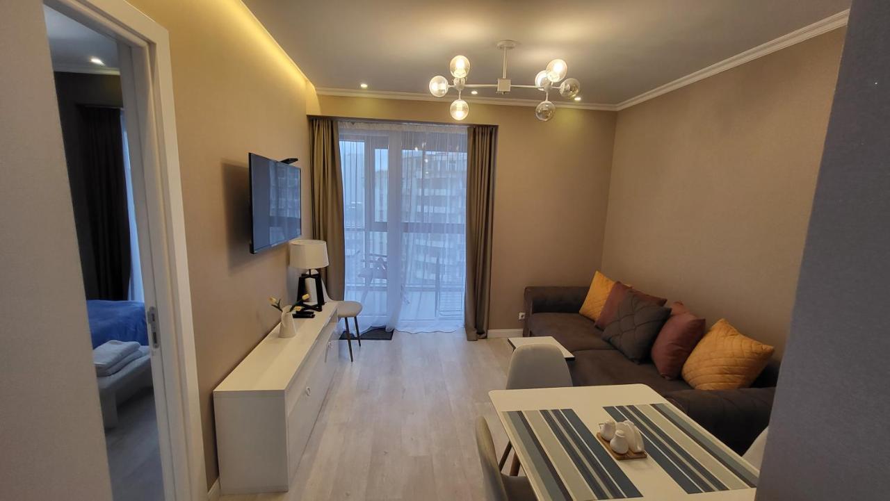 Holiday Apartments Батуми Экстерьер фото