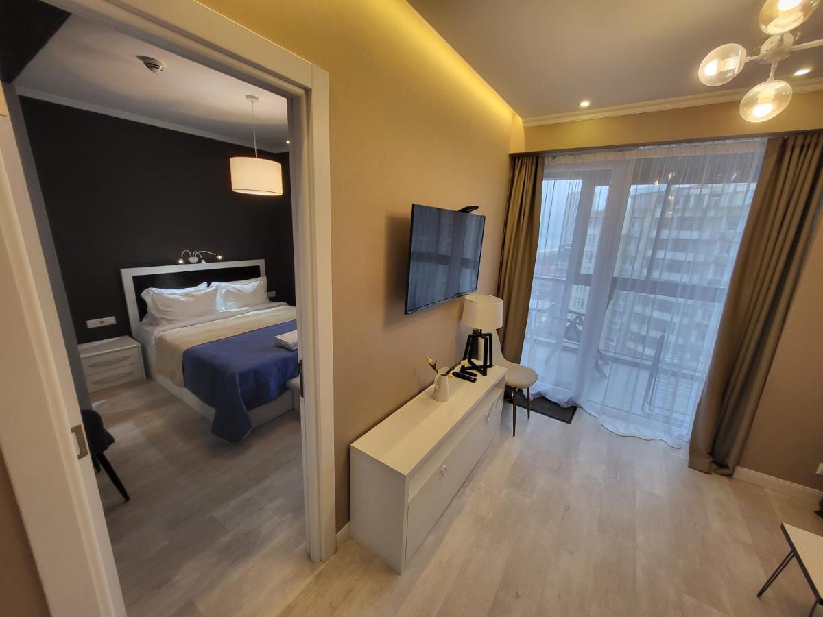 Holiday Apartments Батуми Экстерьер фото